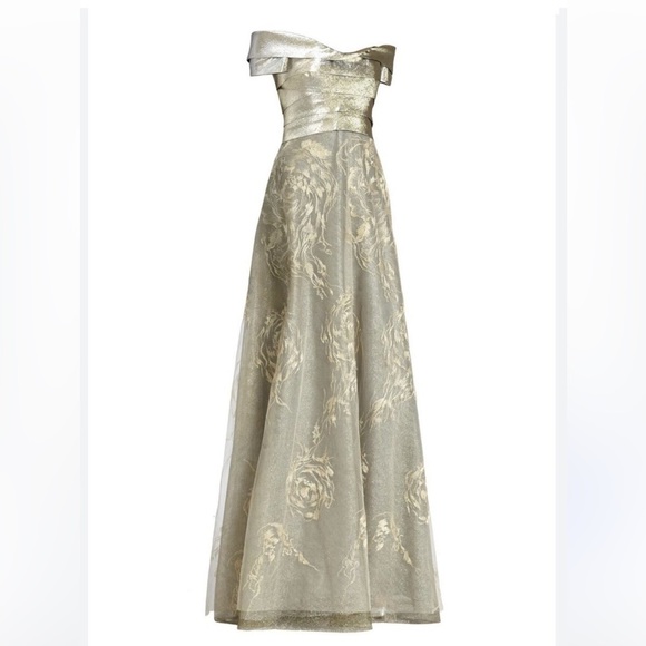Rene Ruiz Metallic Tiered Tulle Off The Shoulder Gown - Picture 3 of 9